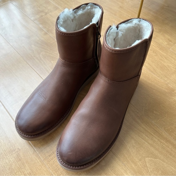 UGG Abree Mini Brown Leather Ankle Boots, Women’s Size 12 - Picture 3 of 13